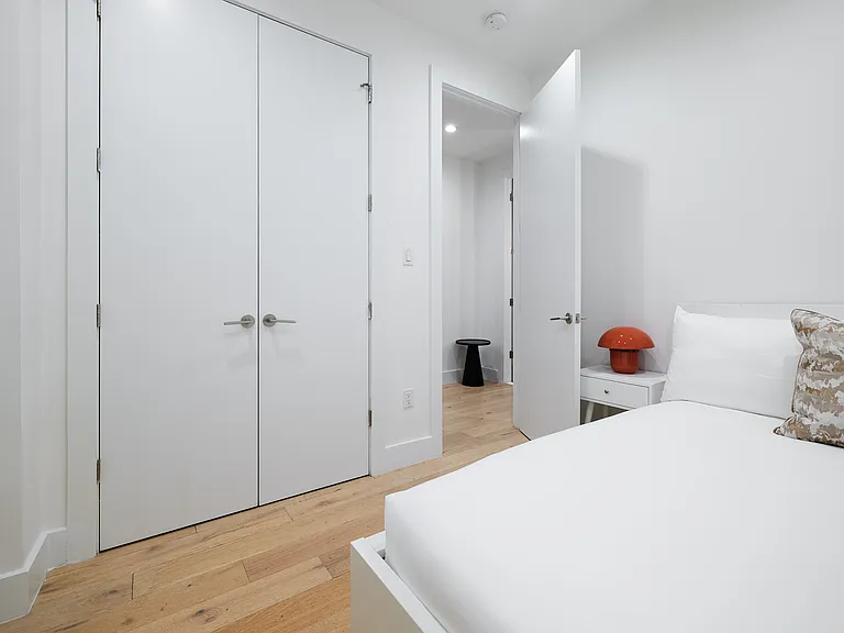125 Riverside Dr #1E — Photo 4