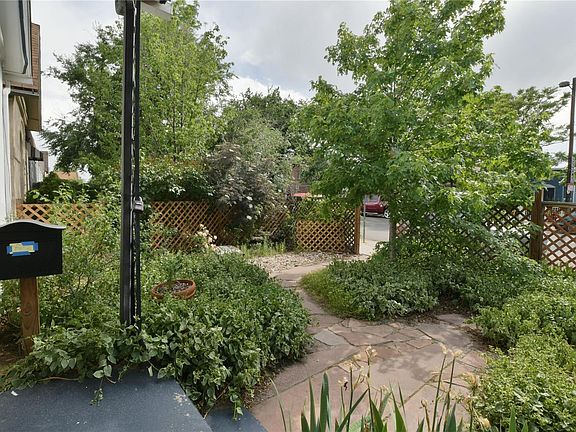 4th image of 246 Galapago St