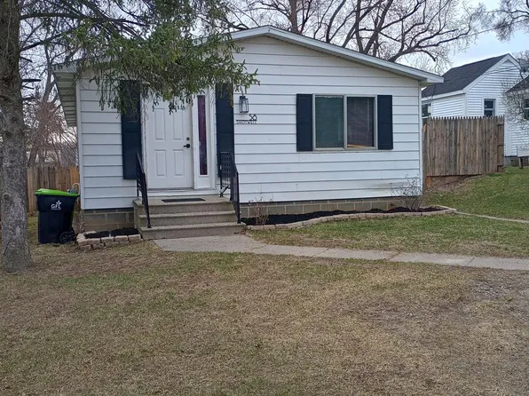 58 Shotwell St, White Lake, MI 48386