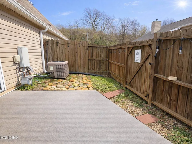 6505 Doe Creek Way — Photo 2