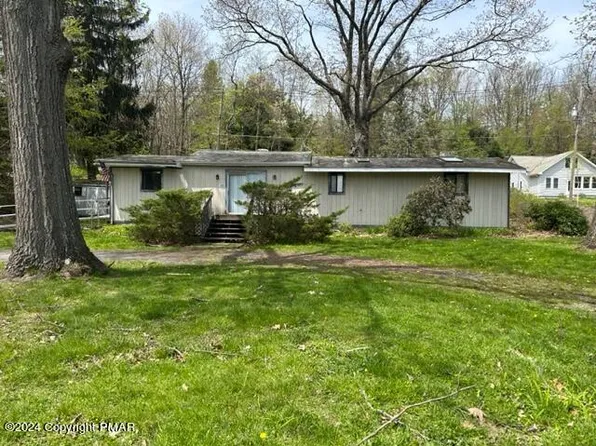 32 Mount Pocono Ct, Mount Pocono, PA 18344