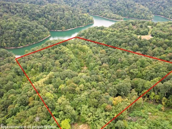 142C Sunfish Ln, Hilham, TN 38568