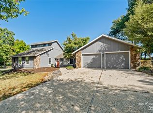 1316 NW Quail Run Cir, Bentonville, AR 72712