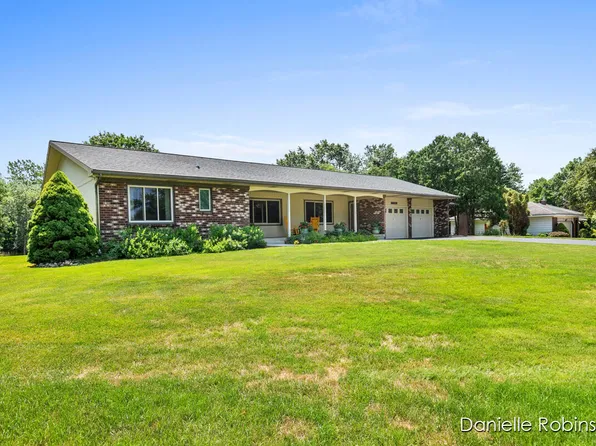 11750 Woodgate Dr NW, Grand Rapids, MI 49534