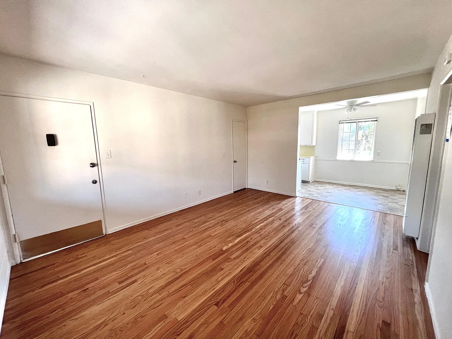 2 bed, 900 sqft, $2,195 — Photo 3