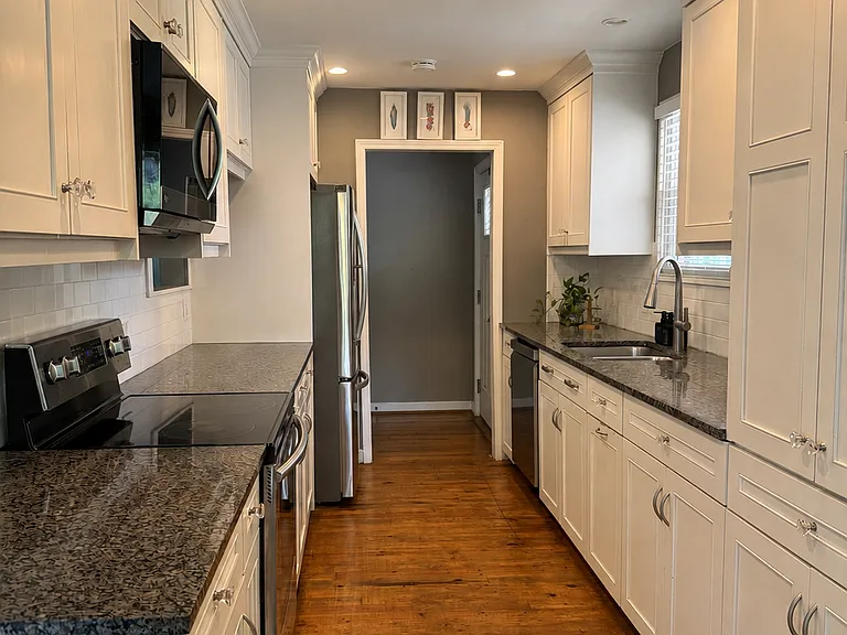 2109 Blue Ridge Blvd — Photo 2