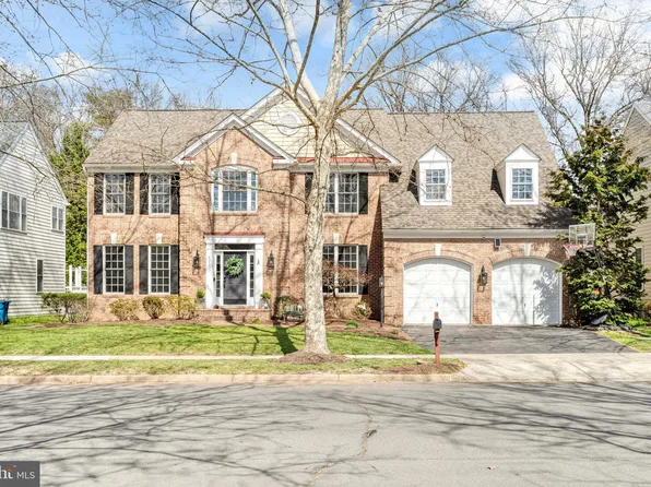 43755 Mink Meadows St, Chantilly, VA 20152