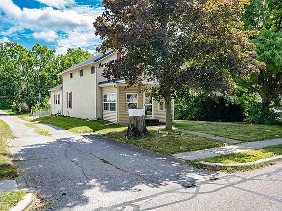 3rd image of 208 N Whitley St