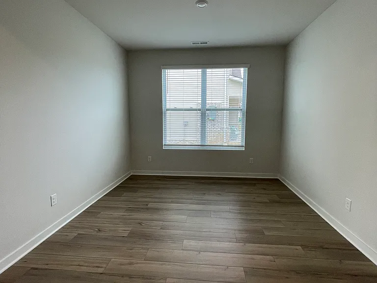2458 Williams Ridge Dr — Photo 10
