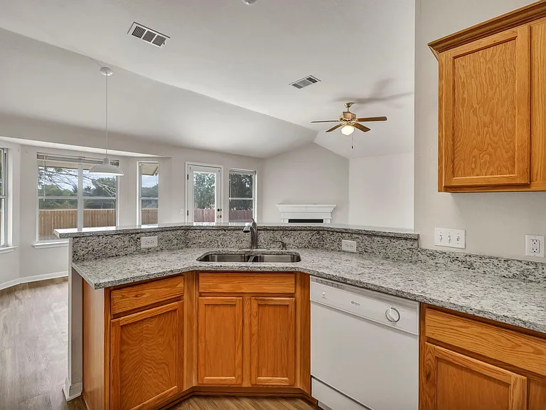 216 Meadowside Dr — Photo 28