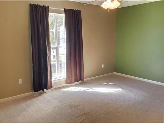 4th image of 5366 Bradley Ln