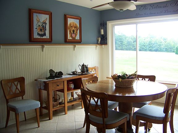 Beautiful dining area 