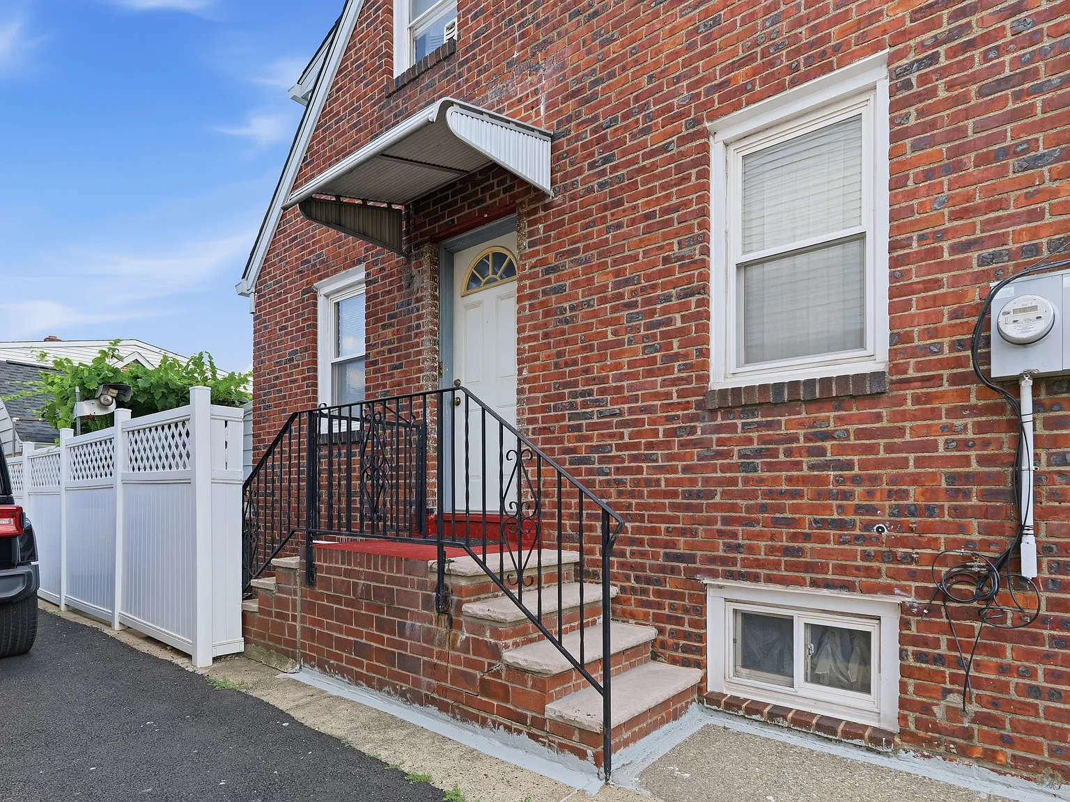 2 bed, 700 sqft, $2,000 — Photo 2