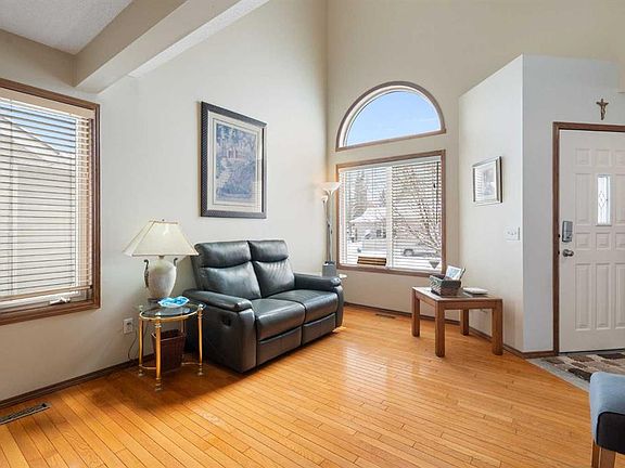 5th image of 80 S Chaparral Rd SE