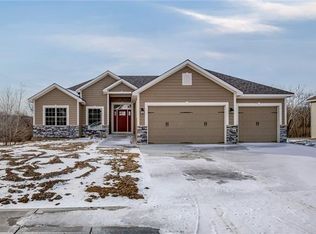 2118 Crooked Creek Dr, Kearney, MO 64060