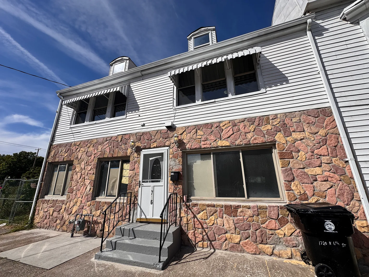 4 bed, 3.5 bath, 2400 sqft, $2,000 — Photo 4