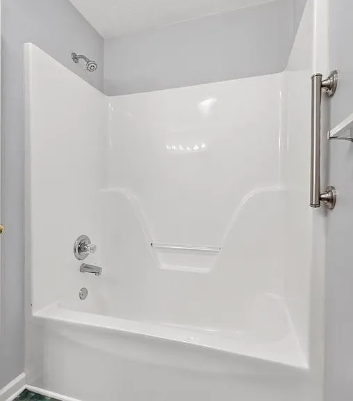 108 Roberts Dr — Photo 18