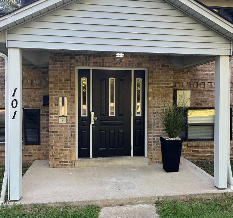 1st image of 101 Osage Dr APT 2