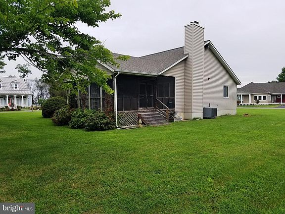 2nd image of 2901 Riverview Dr