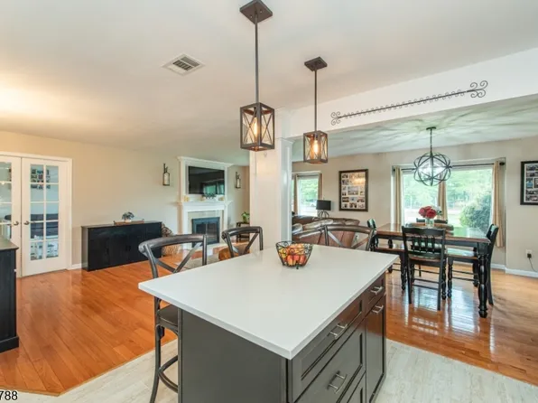 3 Freedom Ct, Montville Twp., NJ 07045