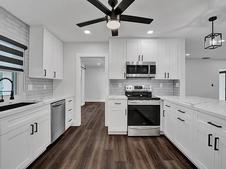 5011 Buchanan St — Photo 26