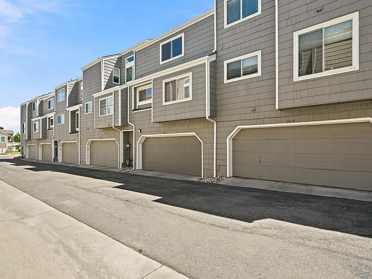 9010 Bear Mountain Dr — Photo 26