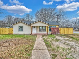 3201 S 3rd St, Waco, TX 76706