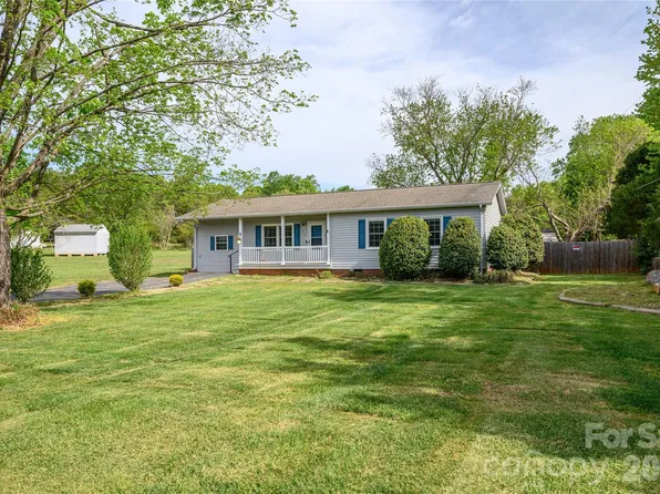 130 Fort Dobbs Rd, Statesville, NC 28625