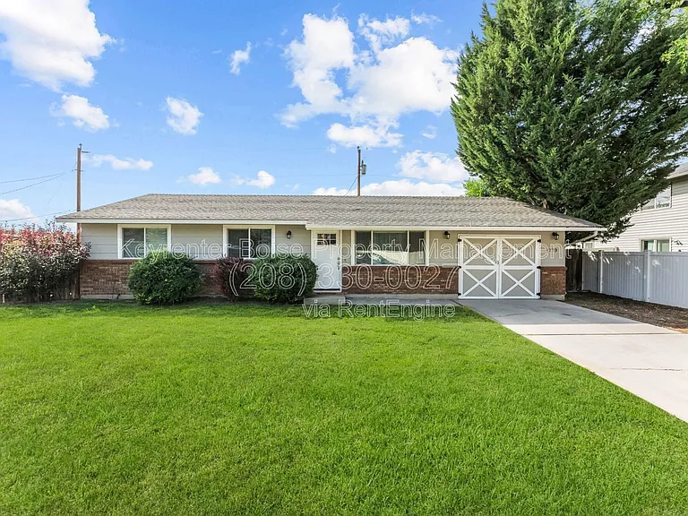 1773 W Victory Rd — Photo 1