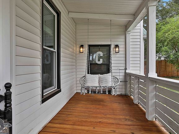 4th image of 213 Johnson St