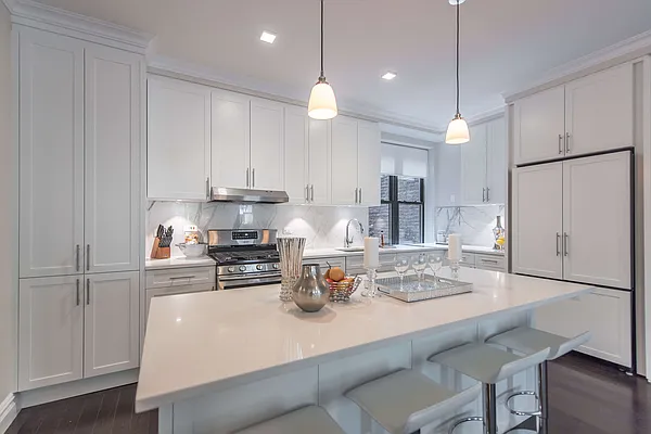 Rented by Thor Equities | media 32