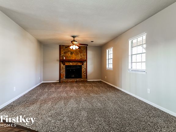 2nd image of 4190 Mountain Glen Trce