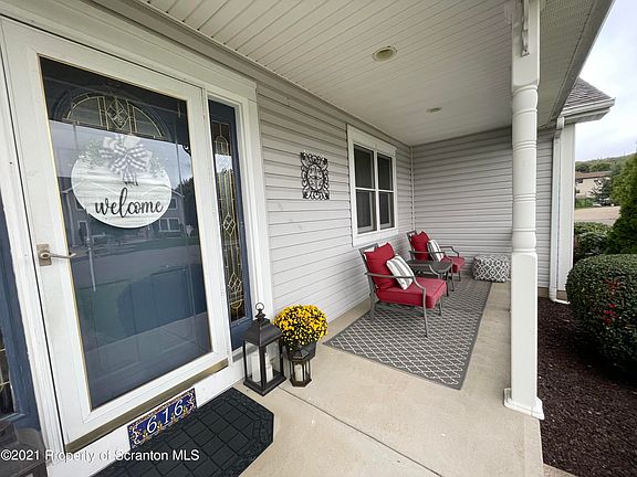 5th image of 616 Mary Jo Dr