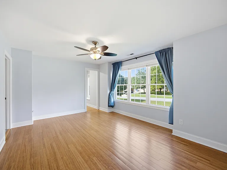 1 Fairhills Dr — Photo 23