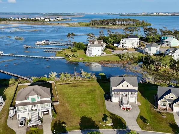 1506 Galley Circle, Morehead City, NC 28557