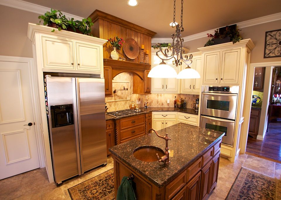 SS appliances and pot filler