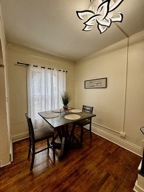 3 bed, 916 sqft, $2,300 — Photo 4