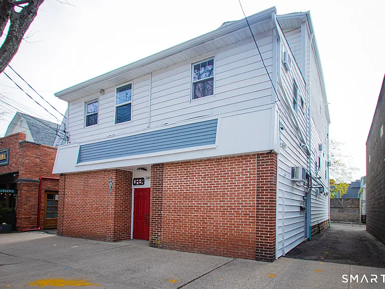2879 Fairfield Ave #2 — Photo 17