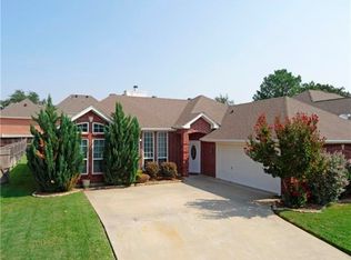 6711 Capitol Hill Dr, Arlington, TX 76017