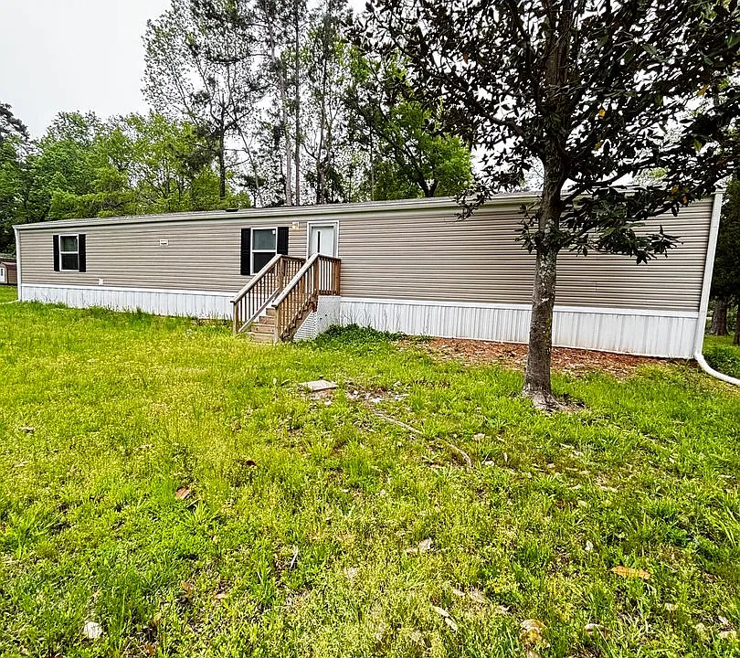 300 Cherokee Ln