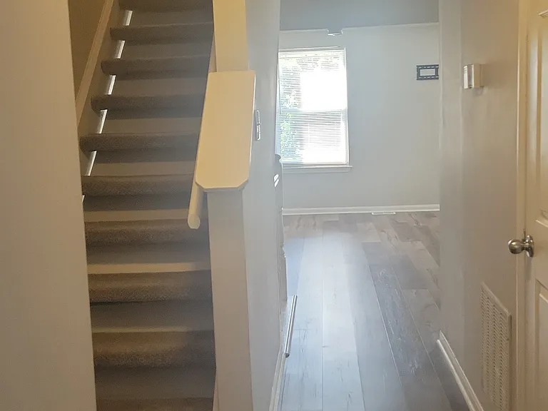12 Andrew Ct — Photo 7