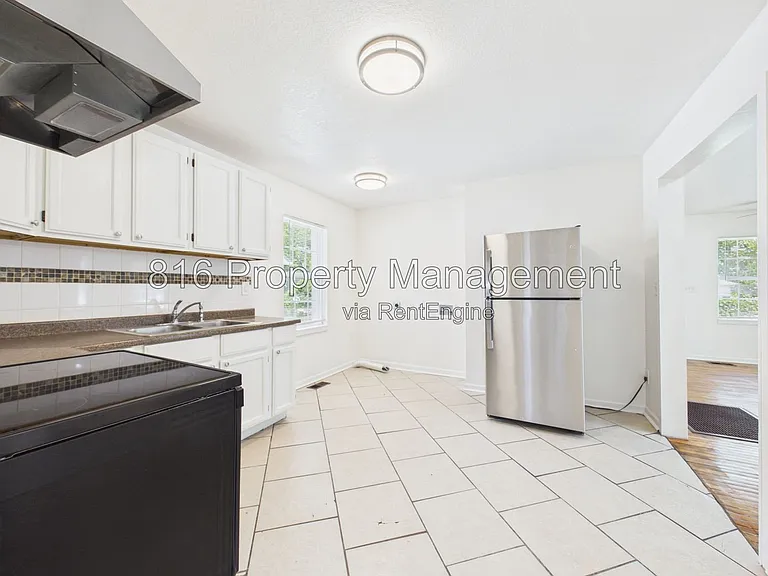 7924 Agnes Ave — Photo 9