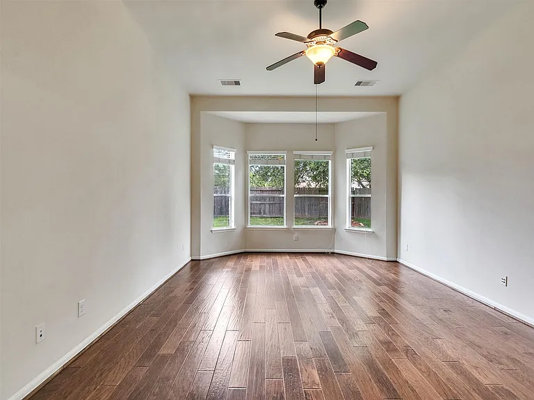 28006 Hollyfare Dr — Photo 18