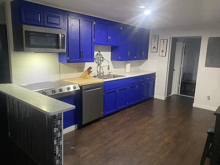 1423 Cedar Ave — Photo 5