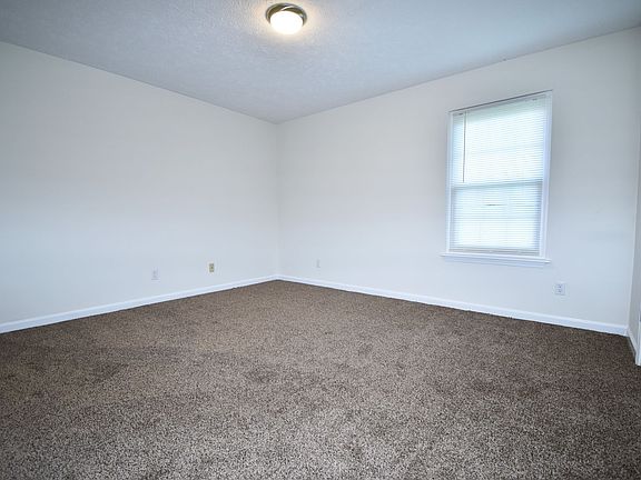 5th image of 3247 Tower Dr #3247G
