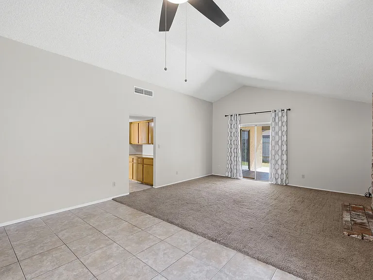 3301 Park Bend Ct — Photo 4