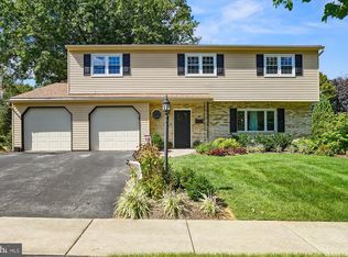 38 Devonshire Dr, Wyomissing, PA 19610