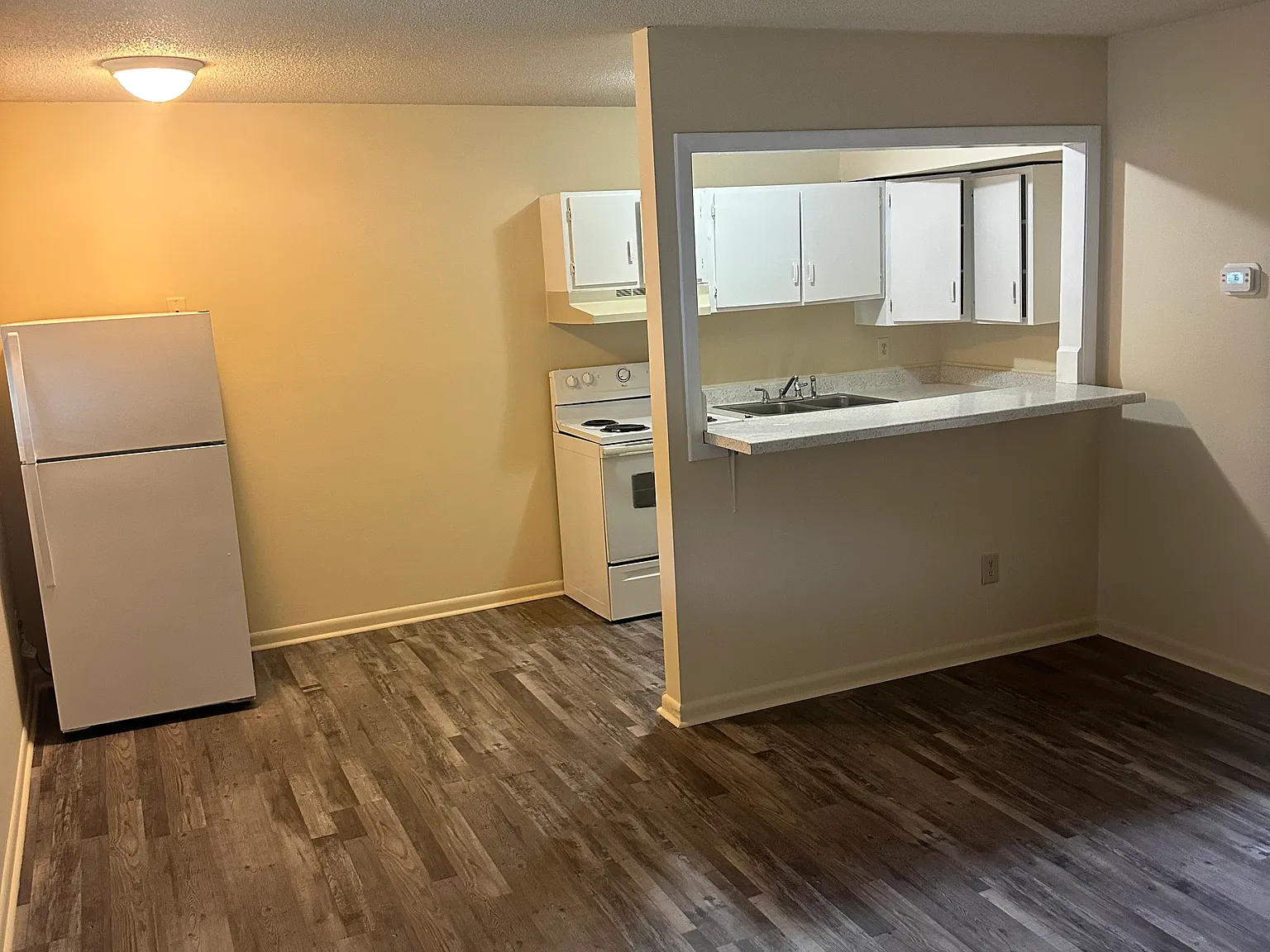 Oak Village Apartments — Photo 2