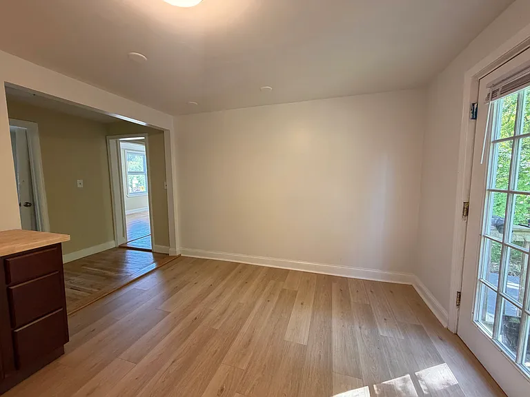 117 Arlington St #B — Photo 16
