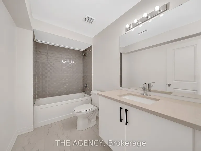 275 Port Darlington Rd — Photo 35